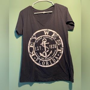 Ladies Key Wesy fitted black T-shirt, size medium